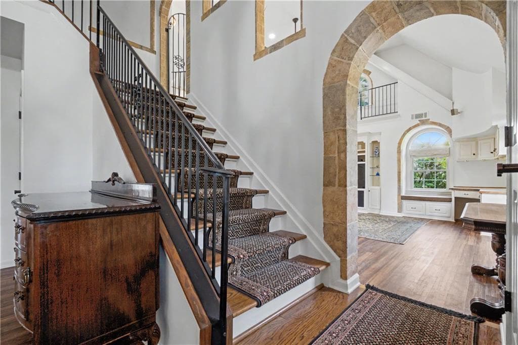 4 bedroom, 3 bathroom, 3,234 sq ft single family residence for sale at 360 Oak Terrace, Alpharetta, GA 30009 — photo 7
