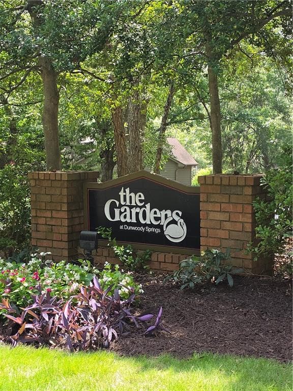 2 bedroom, 2 bathroom, 1,200 sq ft condominium for sale at 904 Garden Court, Sandy Springs, GA 30328 — photo 2
