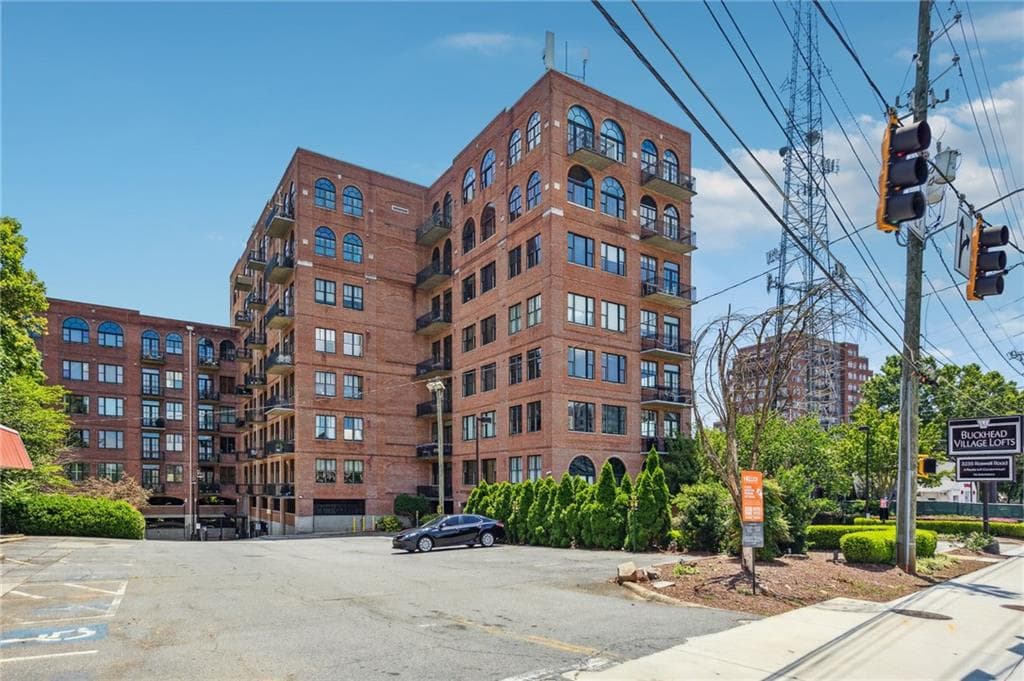 2 bedroom, 2 bathroom, 1,275 sq ft condominium for rent at 3235 Roswell Road 821, Atlanta, GA 30305 for $3,250 a month — photo 1 of 27