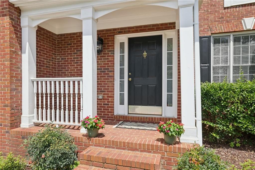 4 bedroom, 3 bathroom, 2,466 sq ft single family residence under contract at 1920 Regency Cove Court, Atlanta, GA 30341 — photo 3
