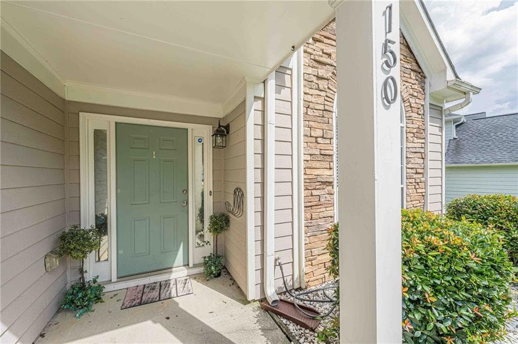 3 bedroom, 3 bathroom, 2,052 sq ft single family residence for sale at 150 Tambec Trace, Lilburn, GA 30047 — photo 6