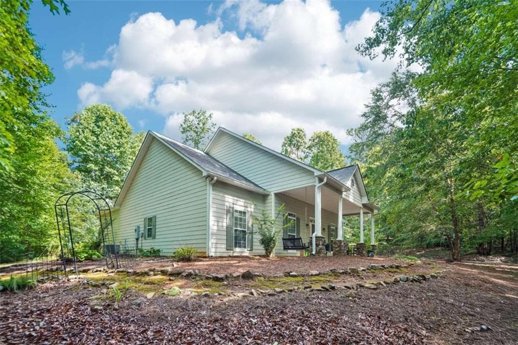 3 bedroom, 3 bathroom, 1,917 sq ft single family residence for sale at 119 Pebble Creek Lane, Alto, GA 30510 — photo 3