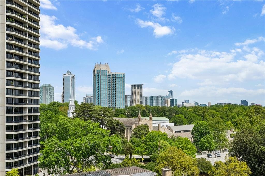 2 bedroom, 2 bathroom, 1,364 sq ft condominium under contract at 2626 Peachtree Road 1104, Atlanta, GA 30305 — photo 5