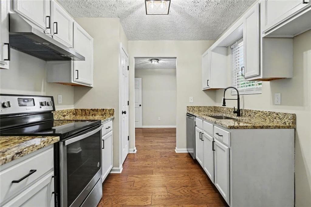 3 bedroom, 2 bathroom, 1,500 sq ft single family residence under contract at 530 Mica Trace, Atlanta, GA 30349 — photo 6