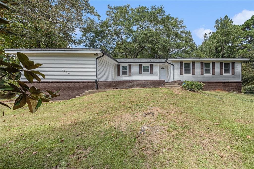 3 bedroom, 2 bathroom, 1,706 sq ft single family residence for rent at 3660 Eagle Woods Circle, Lithonia, GA 30038 for $1,800 a month