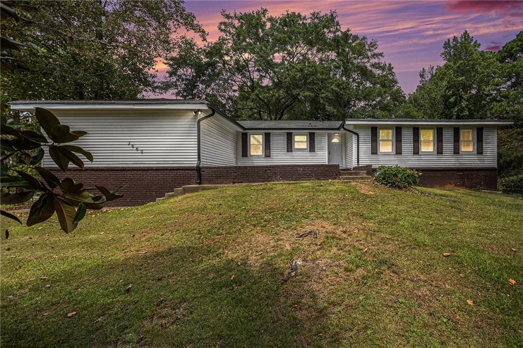 3 bedroom, 2 bathroom, 1,706 sq ft single family residence for rent at 3660 Eagle Woods Circle, Lithonia, GA 30038 for $1,800 a month — photo 3
