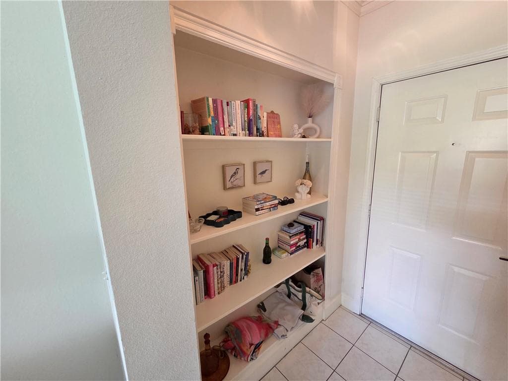 1 bedroom, 1 bathroom, 903 sq ft condominium for rent at 3777 Peachtree Road 1035, Atlanta, GA 30319 for $1,595 a month — photo 3