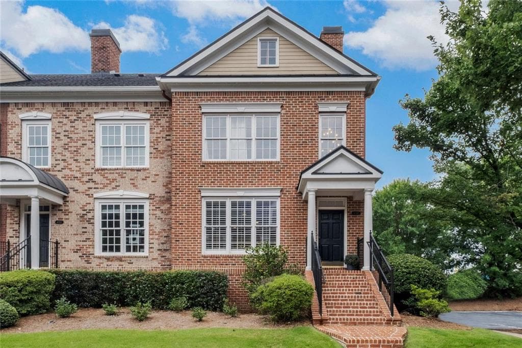 3 bedroom, 3 bathroom, 2,120 sq ft condominium for sale at 4750 Ivy Ridge Drive 1, Atlanta, GA 30339