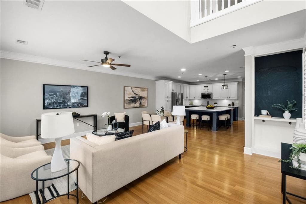 3 bedroom, 3 bathroom, 2,120 sq ft condominium for sale at 4750 Ivy Ridge Drive 1, Atlanta, GA 30339 — photo 4