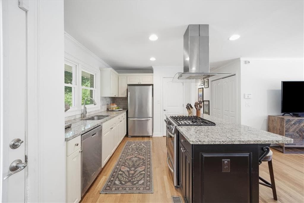 2 bedroom, 2 bathroom, 1,302 sq ft single family residence for sale at 31 W Belle Isle Road, Sandy Springs, GA 30342 — photo 7
