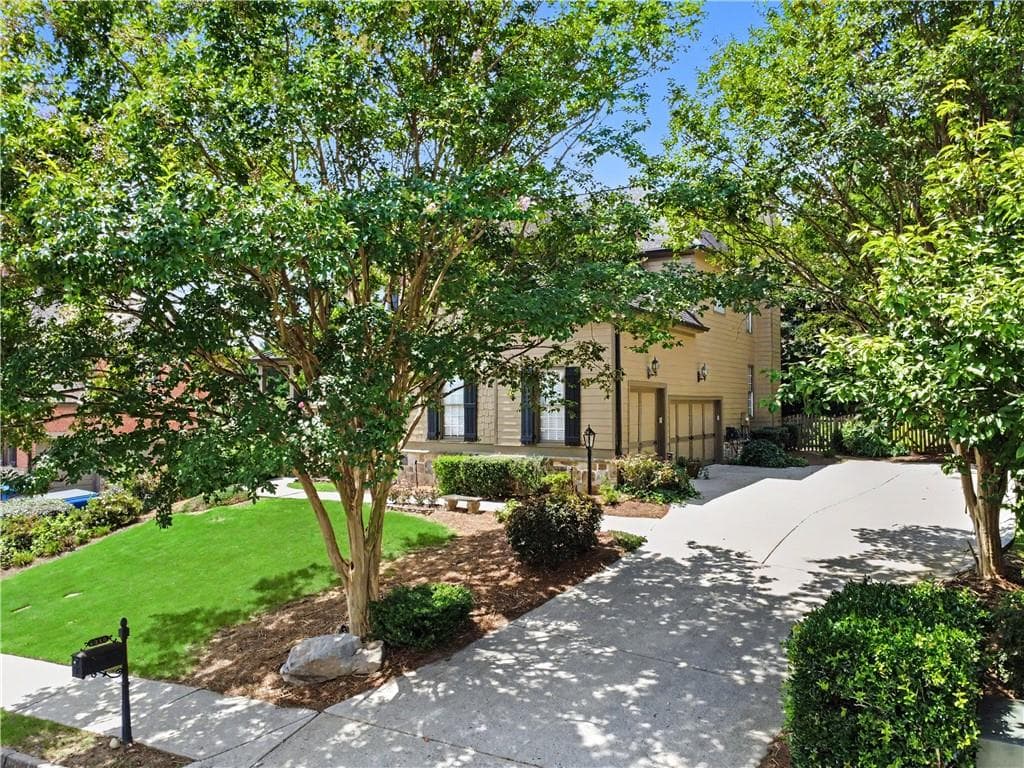 6 bedroom, 5 bathroom, 5,857 sq ft single family residence for sale at 4030 Greenside Court, Dacula, GA 30019 — photo 4