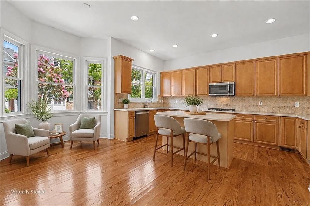3 bedroom, 4 bathroom, 3,684 sq ft townhouse for sale at 5861 Riverstone Circle, Atlanta, GA 30339 — photo 6