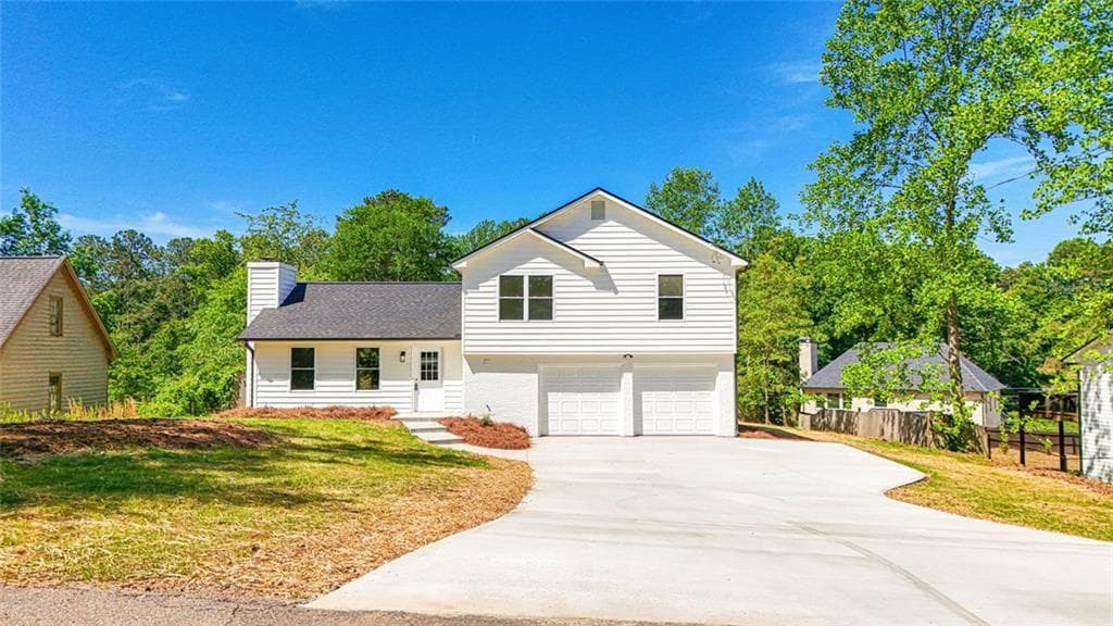 3 bedroom, 2 bathroom, 1,288 sq ft single family residence for sale at 4084 Dollar Circle, Suwanee, GA 30024 — photo 3