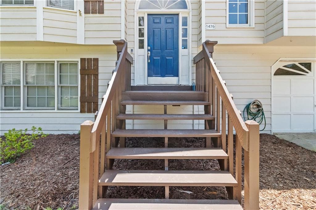 4 bedroom, 3 bathroom, 3,144 sq ft single family residence for sale at 1476 Chateau Circle, Lawrenceville, GA 30043 — photo 3