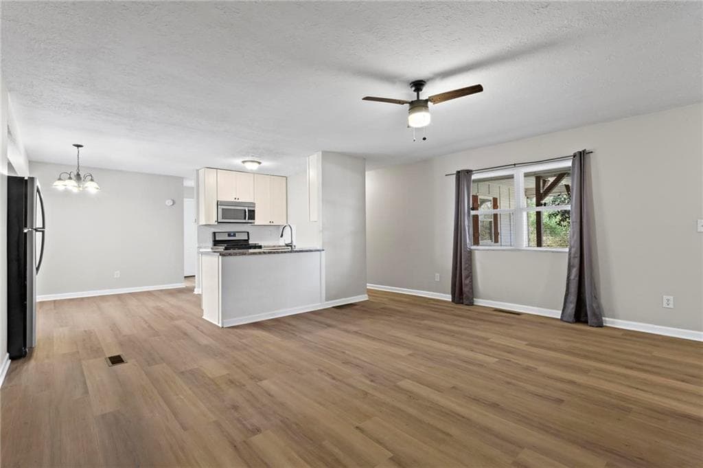 3 bedroom, 2 bathroom, 1,560 sq ft single family residence for sale at 2255 Hunt Road, Douglasville, GA 30135 — photo 6
