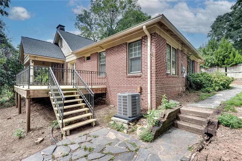3 bedroom, 2 bathroom, 1,865 sq ft single family residence for rent at 1424 Emory Road, Atlanta, GA 30306 for $3,500 a month — photo 4