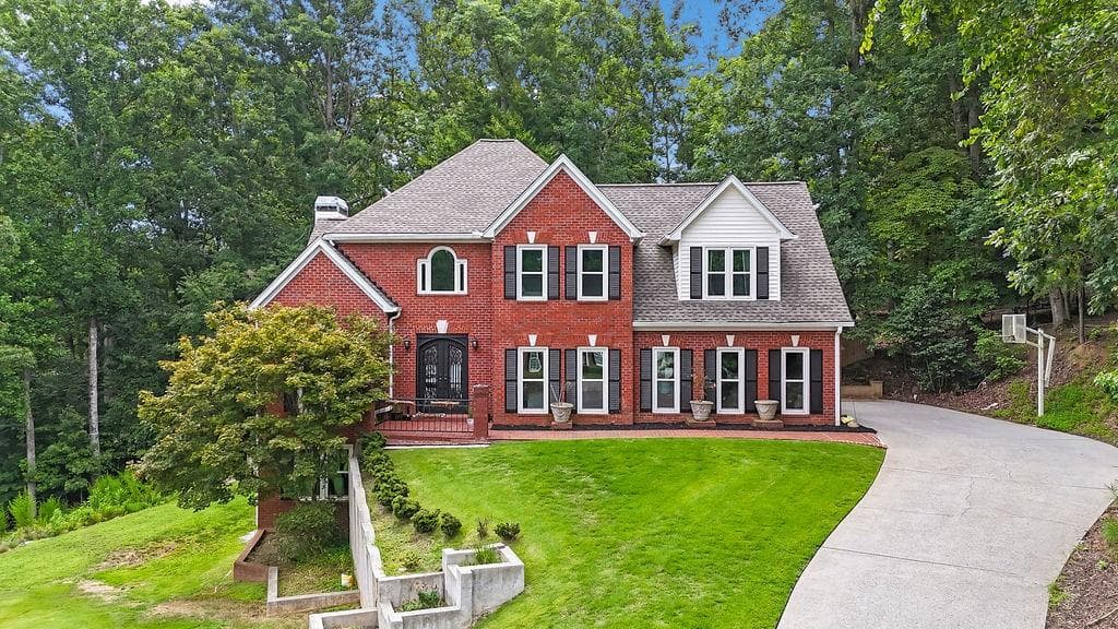 5 bedroom, 5 bathroom, 4,094 sq ft single family residence for sale at 1110 Sheridan Way, Gainesville, GA 30506 — photo 2