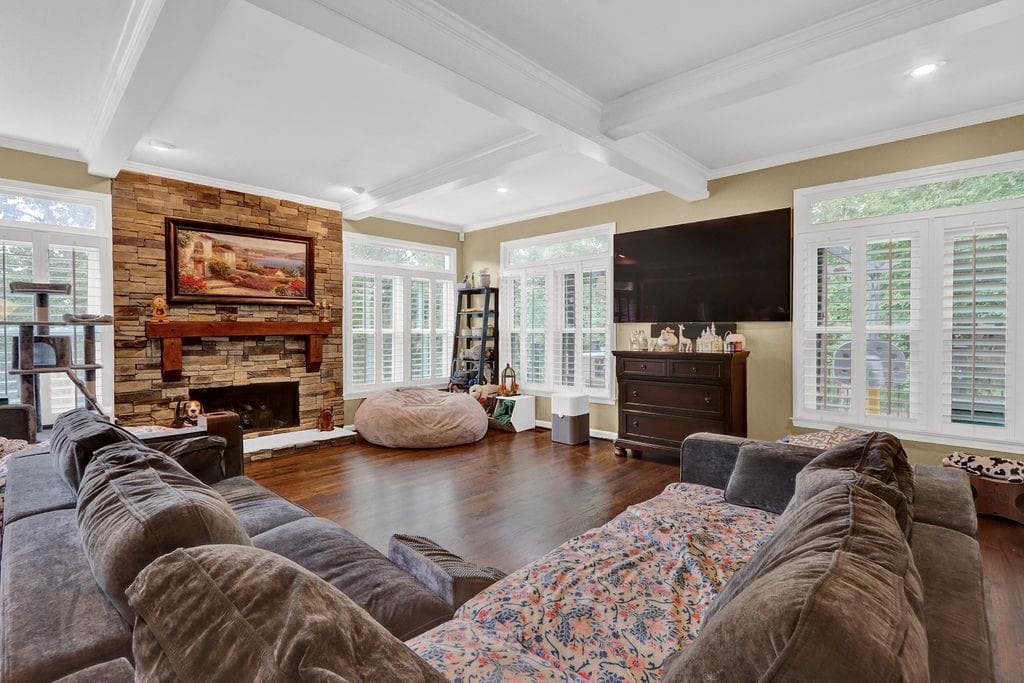 5 bedroom, 5 bathroom, 4,094 sq ft single family residence for sale at 1110 Sheridan Way, Gainesville, GA 30506 — photo 3
