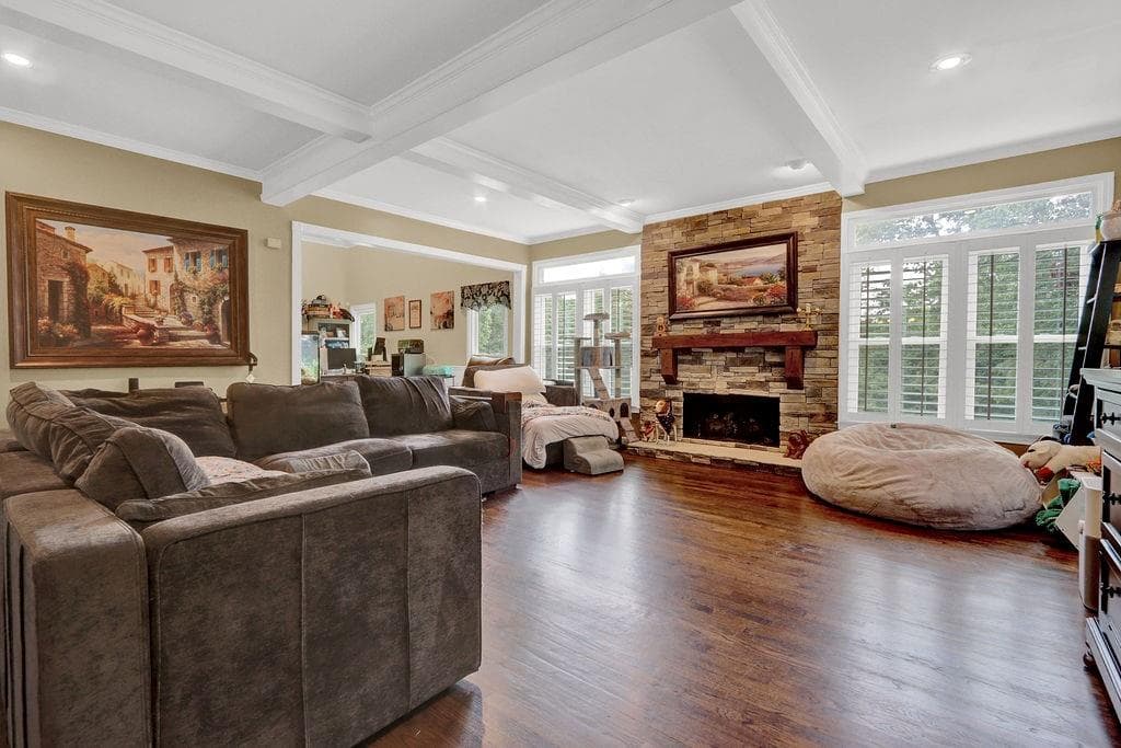 5 bedroom, 5 bathroom, 4,094 sq ft single family residence for sale at 1110 Sheridan Way, Gainesville, GA 30506 — photo 4