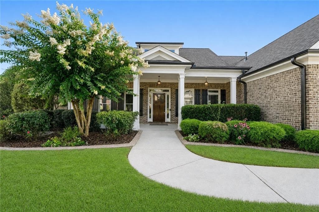 4 bedroom, 4 bathroom, 2,943 sq ft single family residence for sale at 210 Misty Grove Drive, Loganville, GA 30052 — photo 3