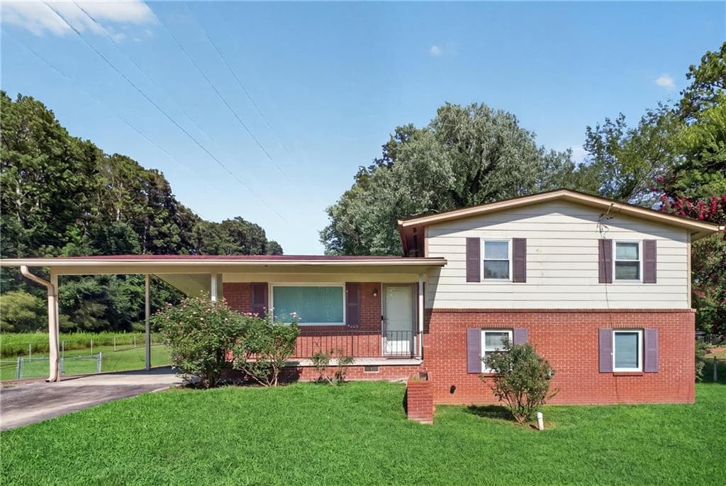 3 bedroom, 2 bathroom, 1,917 sq ft single family residence sold at 3008 Thornberry Lane, Atlanta, GA 30331