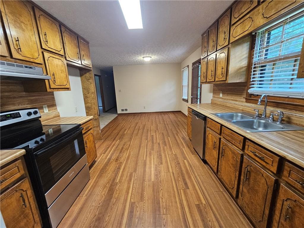 3 bedroom, 2 bathroom, 1,504 sq ft single family residence under contract at 85 Sunnybrook Drive, Mcdonough, GA 30253 — photo 8
