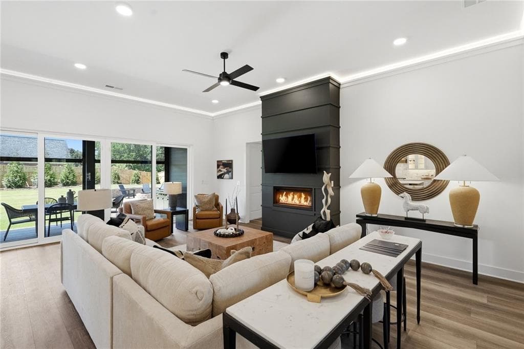 4 bedroom, 5 bathroom, 3,310 sq ft single family residence for sale at 8020 Grand Meadow Run, Gainesville, GA 30506 — photo 7
