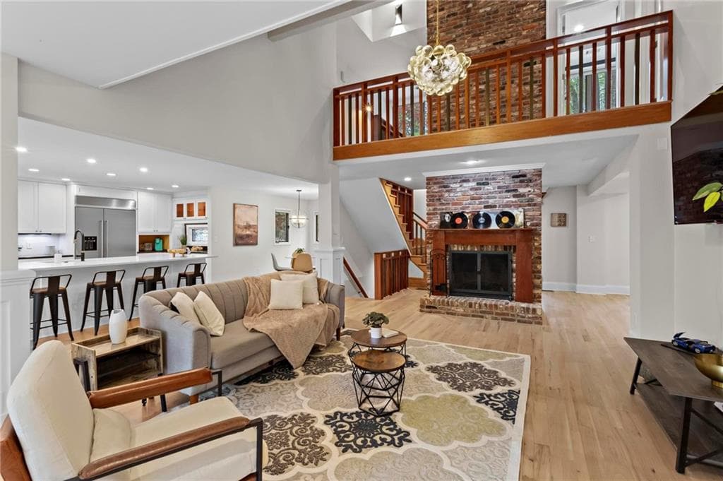 5 bedroom, 4 bathroom, 4,816 sq ft single family residence for sale at 1890 Spalding Drive, Sandy Springs, GA 30350 — photo 10