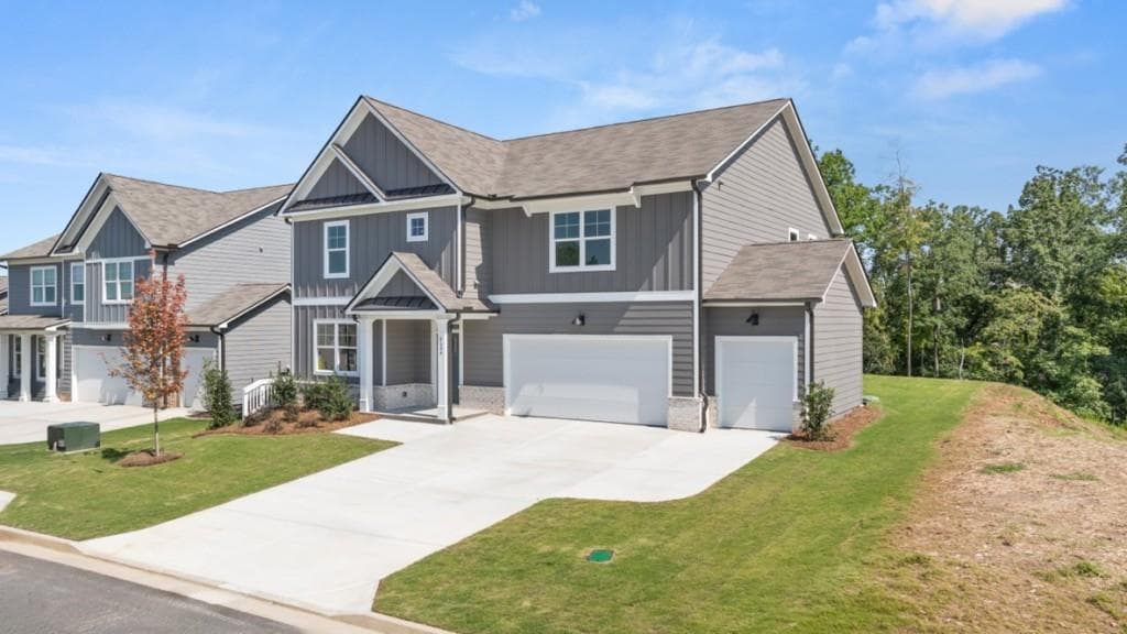 5 bedroom, 3 bathroom, 3,209 sq ft single family residence for sale at 4084 Peregrine Way, Gainesville, GA 30506 — photo 2