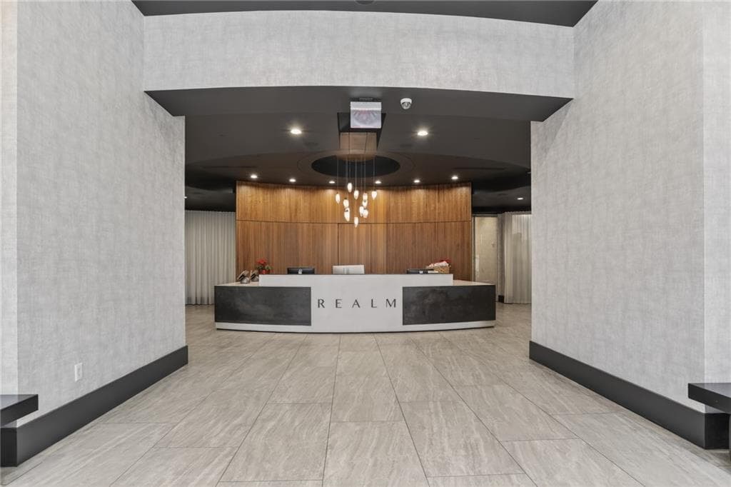 1 bedroom, 1 bathroom, 783 sq ft condominium for sale at 3324 Peachtree Road 1312, Atlanta, GA 30326 — photo 2