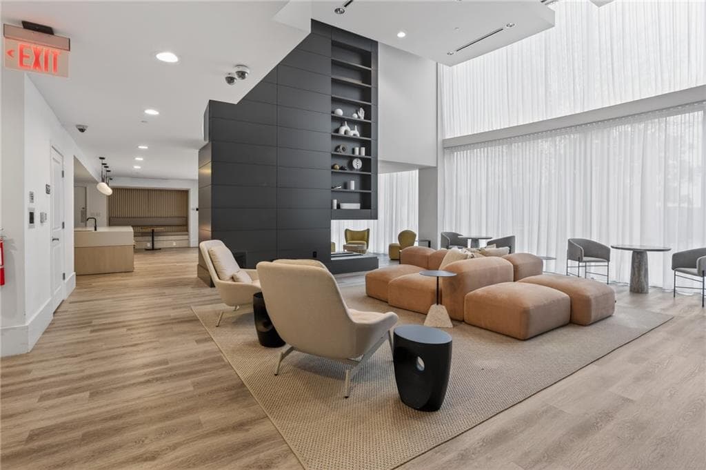 1 bedroom, 1 bathroom, 783 sq ft condominium for sale at 3324 Peachtree Road 1312, Atlanta, GA 30326 — photo 8