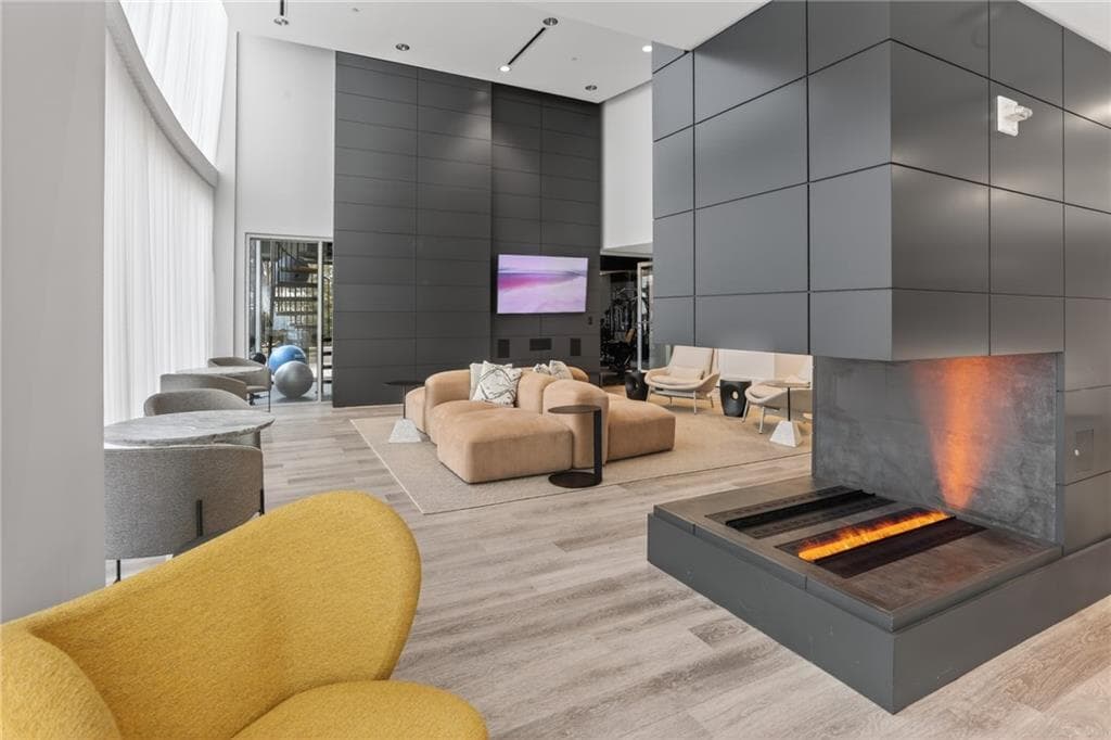 1 bedroom, 1 bathroom, 783 sq ft condominium for sale at 3324 Peachtree Road 1312, Atlanta, GA 30326 — photo 9