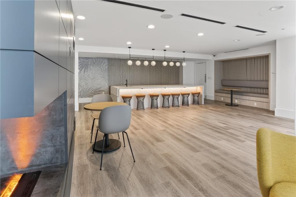 1 bedroom, 1 bathroom, 783 sq ft condominium for sale at 3324 Peachtree Road 1312, Atlanta, GA 30326 — photo 10