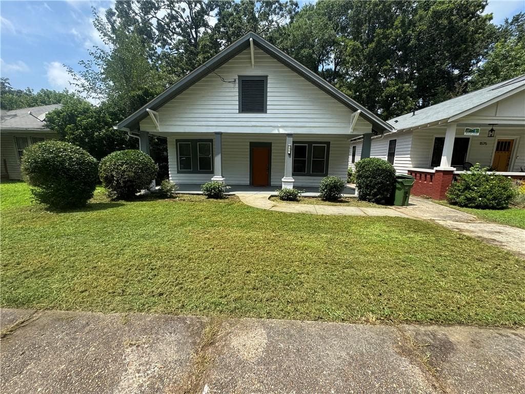 3 bedroom, 2 bathroom, 1,368 sq ft single family residence for sale at 1579 Mozley, Atlanta, GA 30314 — photo 1 of 20