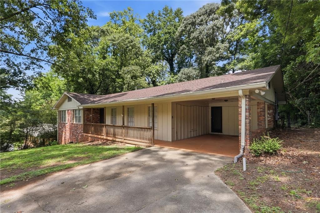 3 bedroom, 3 bathroom, 1,787 sq ft single family residence for sale at 3518 Meadow Lane, Gainesville, GA 30506 — photo 2