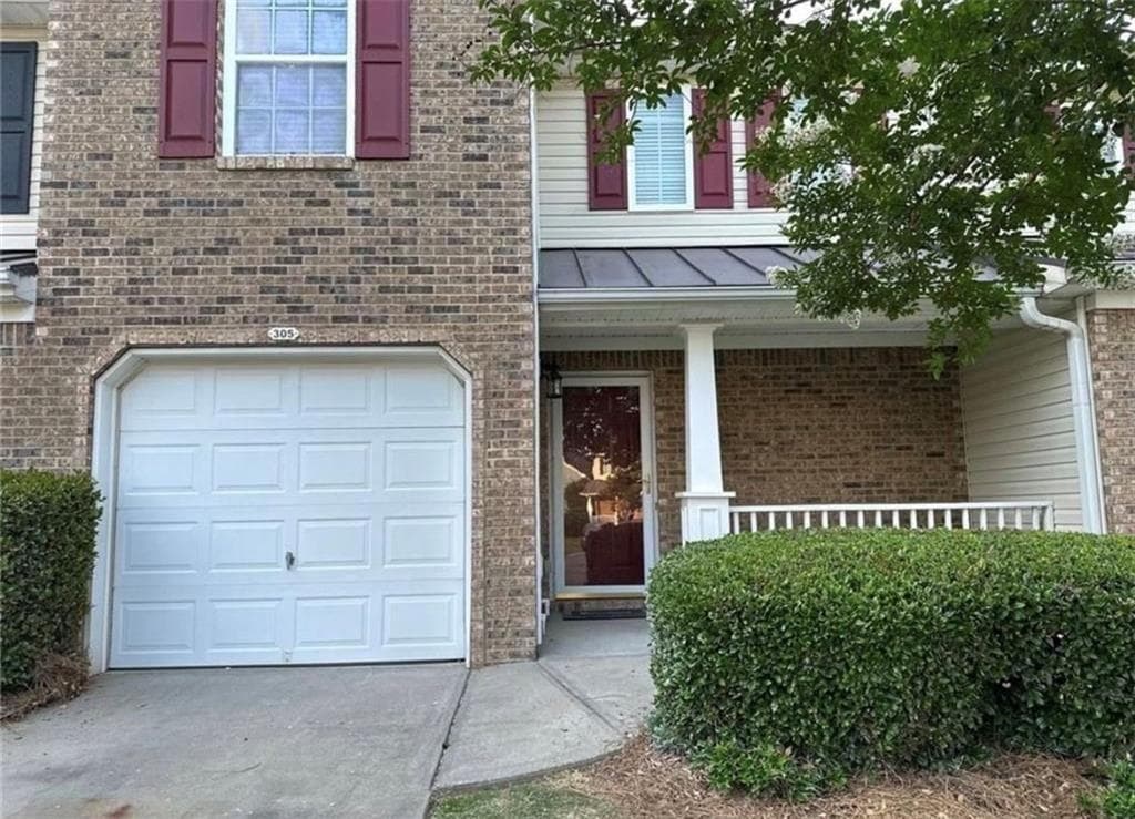 2 bedroom, 2 bathroom, 1,304 sq ft townhouse for rent at 305 Fox Overlook, Woodstock, GA 30188 for $1,900 a month — photo 1 of 9