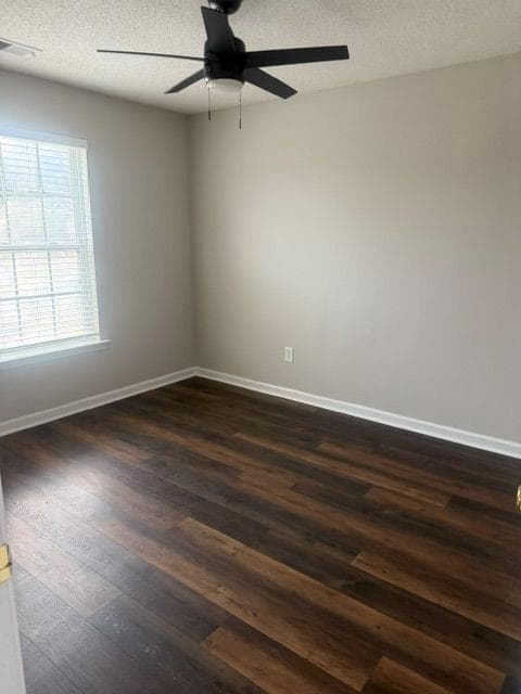 2 bedroom, 2 bathroom, 1,304 sq ft townhouse for rent at 305 Fox Overlook, Woodstock, GA 30188 for $1,900 a month — photo 7