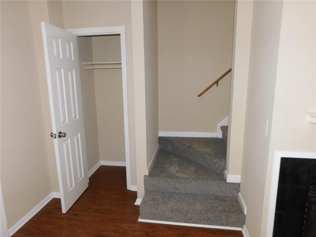 3 bedroom, 4 bathroom, 1,240 sq ft townhouse for rent at 192 High Creek Drive, Roswell, GA 30076 for $1,895 a month — photo 6