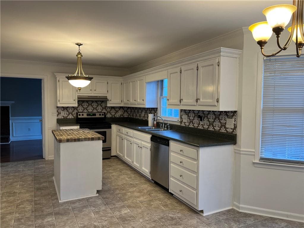 3 bedroom, 3 bathroom, 2,160 sq ft single family residence for rent at 1190 Haverhill Trail, Lawrenceville, GA 30044 for $2,450 a month — photo 3