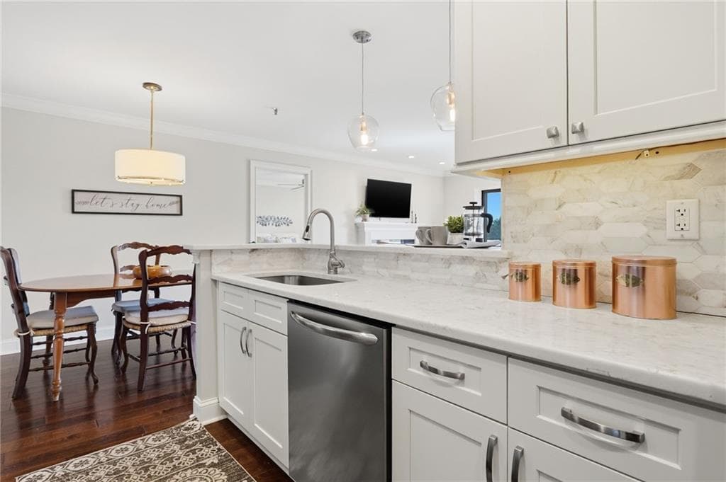 1 bedroom, 2 bathroom, 1,070 sq ft condominium for rent at 300 Johnson Ferry Road A803, Atlanta, GA 30328 for $2,500 a month — photo 4