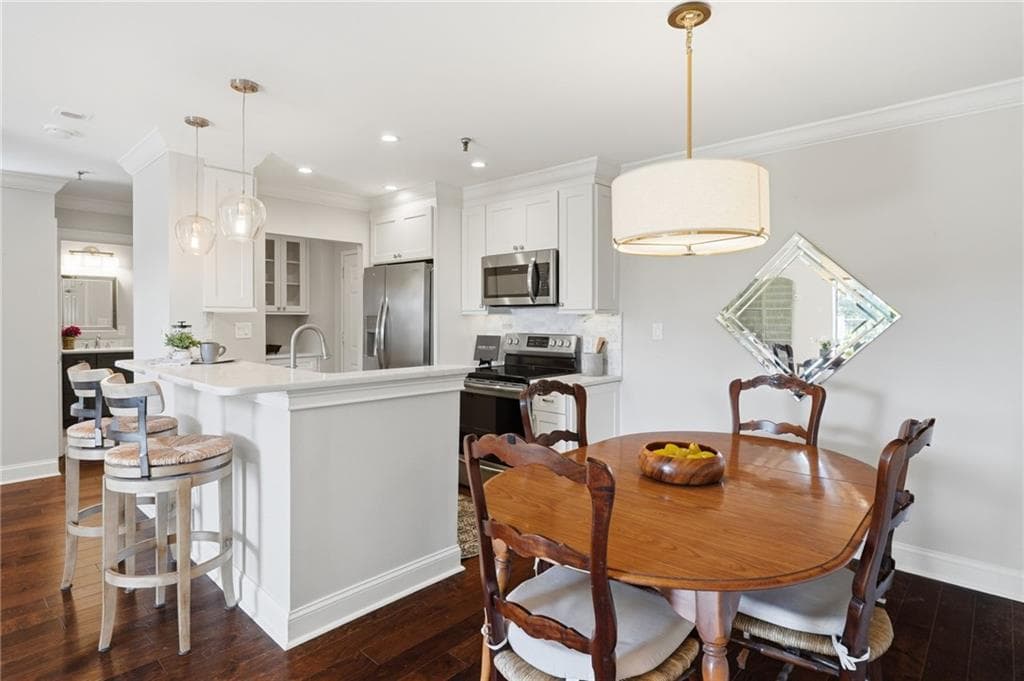 1 bedroom, 2 bathroom, 1,070 sq ft condominium for rent at 300 Johnson Ferry Road A803, Atlanta, GA 30328 for $2,500 a month — photo 5