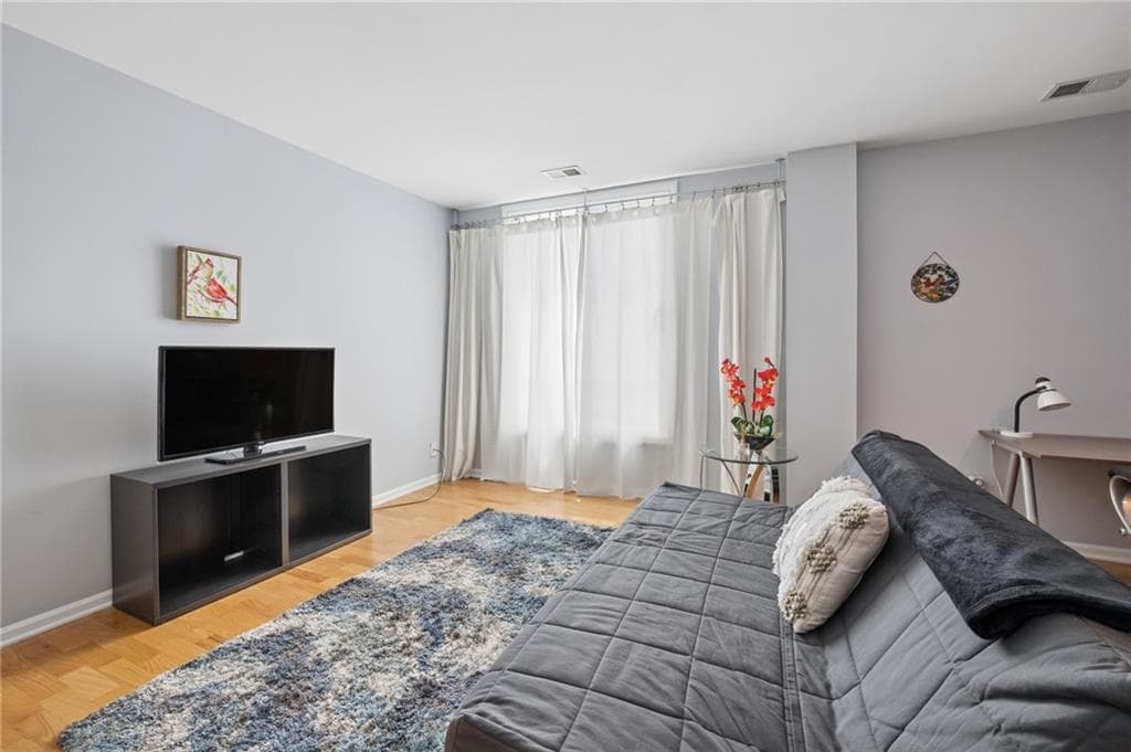 1 bedroom, 1 bathroom, 819 sq ft condominium for sale at 1421 Peachtree Street 304, Atlanta, GA 30309 — photo 5