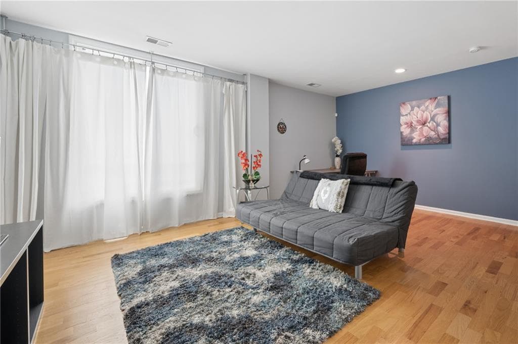 1 bedroom, 1 bathroom, 819 sq ft condominium for sale at 1421 Peachtree Street 304, Atlanta, GA 30309 — photo 7