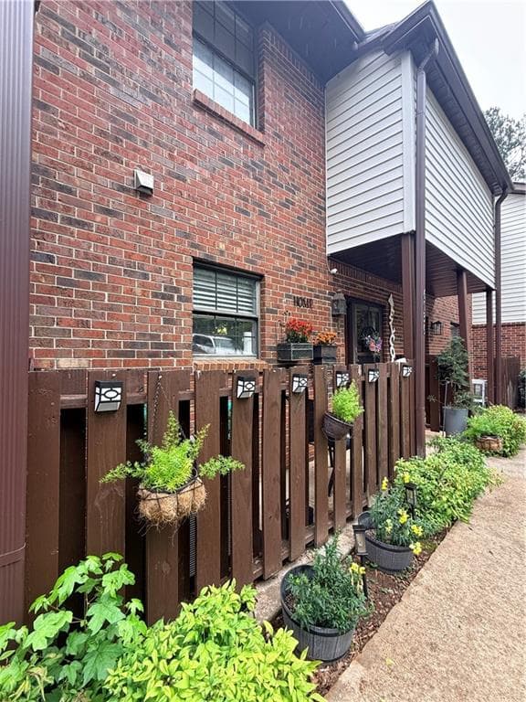 2 bedroom, 3 bathroom, 1,245 sq ft townhouse for sale at 6036 Wintergreen Road, Norcross, GA 30093 — photo 6