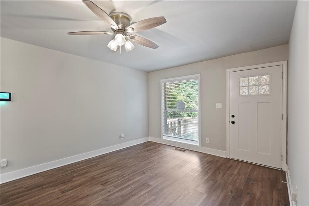 3 bedroom, 1 bathroom, 875 sq ft single family residence for sale at 3560 Fairlane Drive, Atlanta, GA 30331 — photo 6