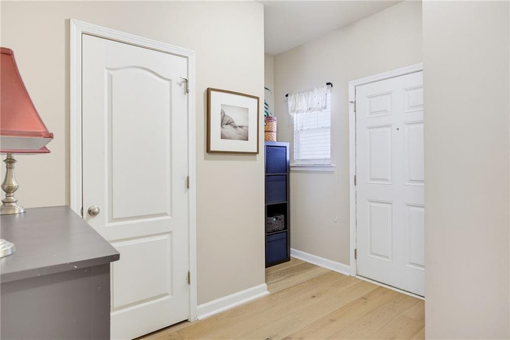 3 bedroom, 3 bathroom, 1,725 sq ft townhouse for sale at 511 Hillside Trail, Woodstock, GA 30188 — photo 6