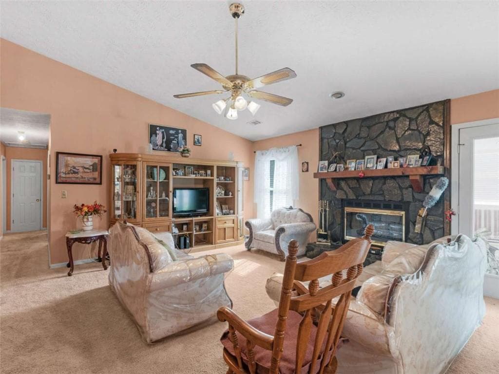 3 bedroom, 2 bathroom, 1,351 sq ft single family residence for sale at 109 Summerfield Drive, Mcdonough, GA 30253 — photo 5