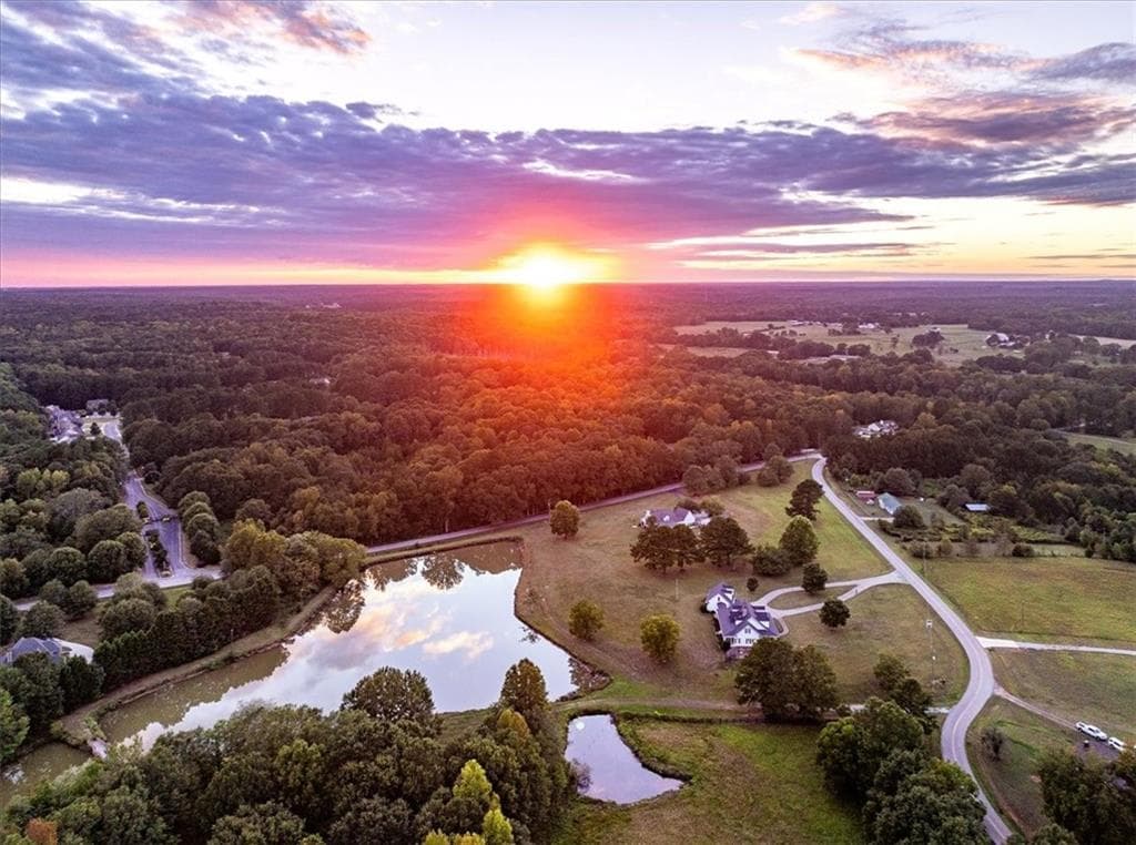 5 bedroom, 4 bathroom, 5,602 sq ft single family residence for sale at 1058 Snip Dillard Road, Monroe, GA 30656 — photo 4