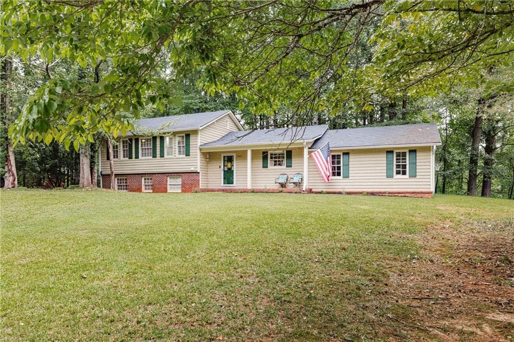 4 bedroom, 3 bathroom, 1,986 sq ft single family residence for sale at 2762 Shetland Lane, Kennesaw, GA 30152 — photo 2