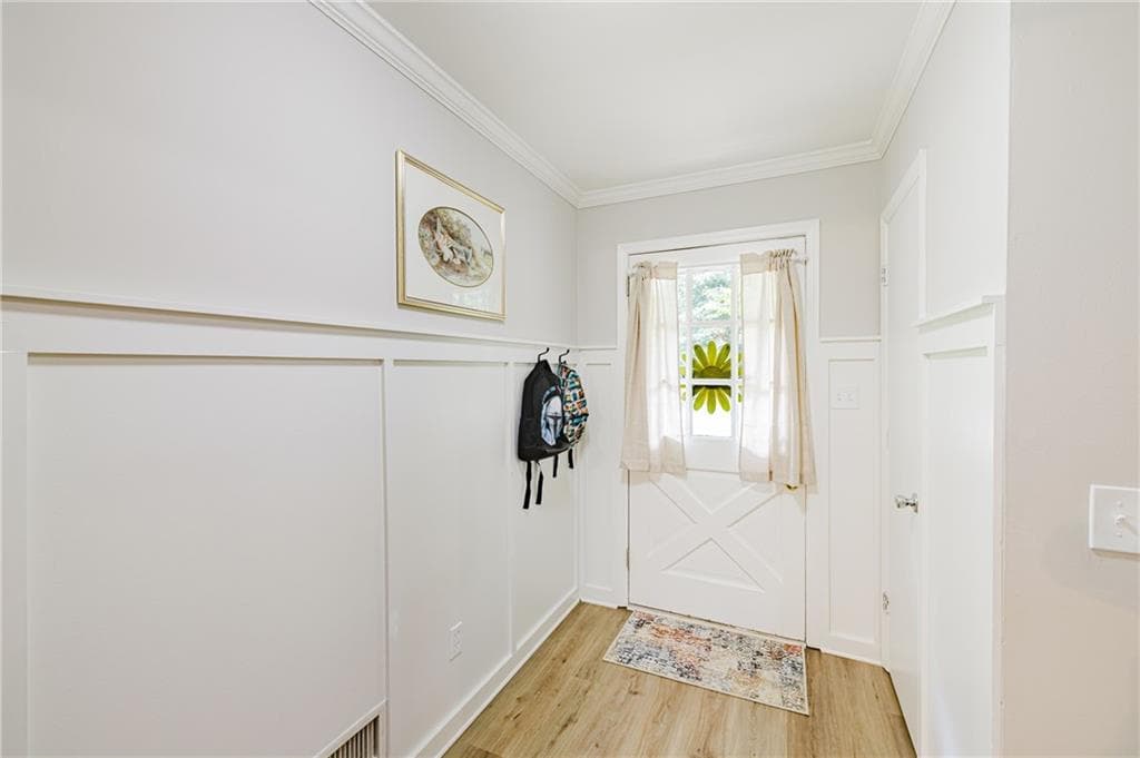 4 bedroom, 3 bathroom, 1,986 sq ft single family residence for sale at 2762 Shetland Lane, Kennesaw, GA 30152 — photo 6